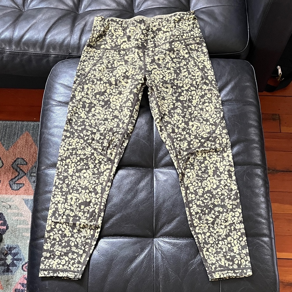 Sweaty Betty Power 7/8 Legging - Olive Green Floral - sz Sm